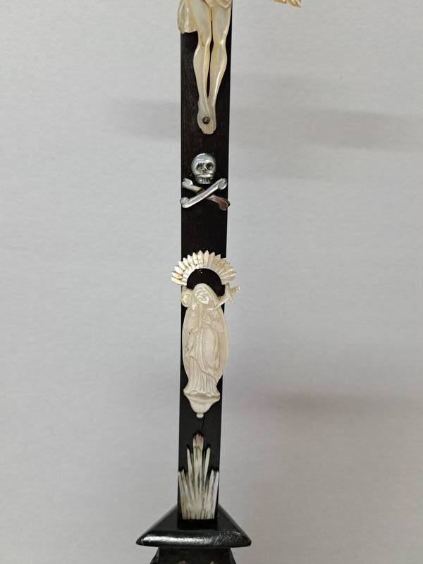 restauro-crocifisso-ebano-madreperla-dolce-e-sorrentino_10.jpg